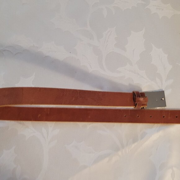 Calvin Kein Italian Saddle Leather Belt with Silver Buckle Medium - Picture 2 of 4